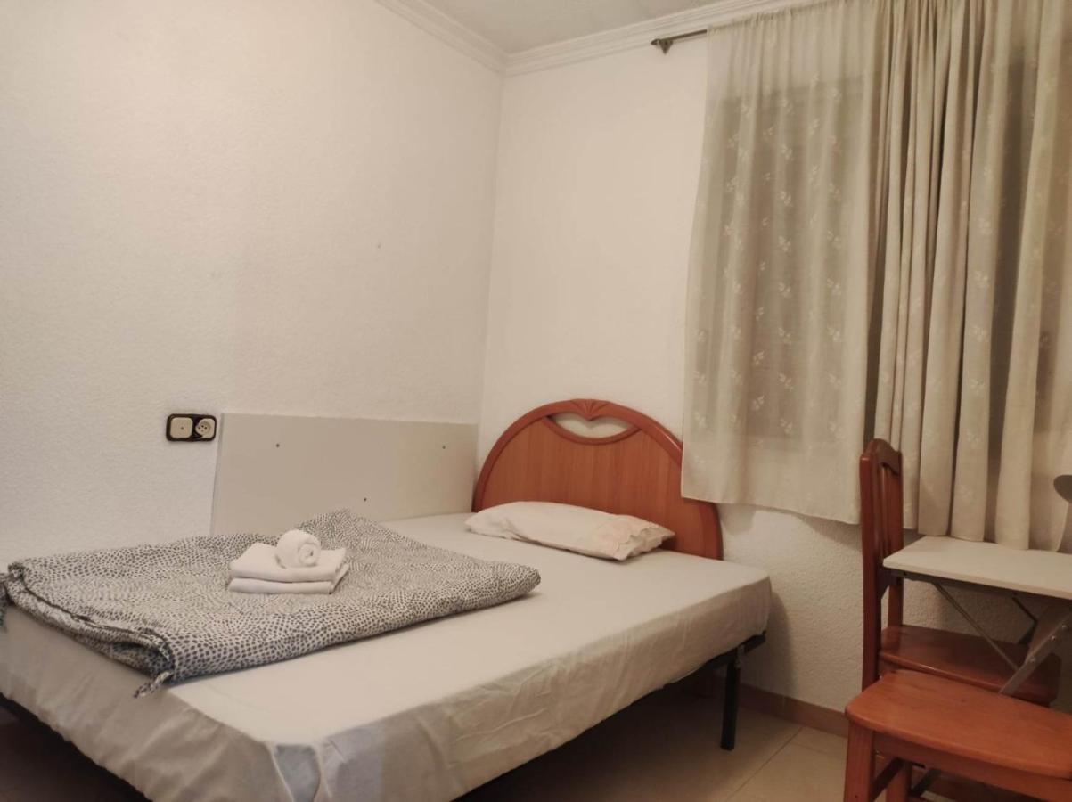 30-3- Бюджетная Комната В Квартире Для 2 Человека, Alicante Apartment Luaran gambar